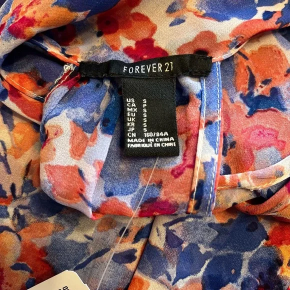 NWT Forever 21 Floral Sleeveless Blouse with Tie at Back of Neck Small - Picture 5 of 6